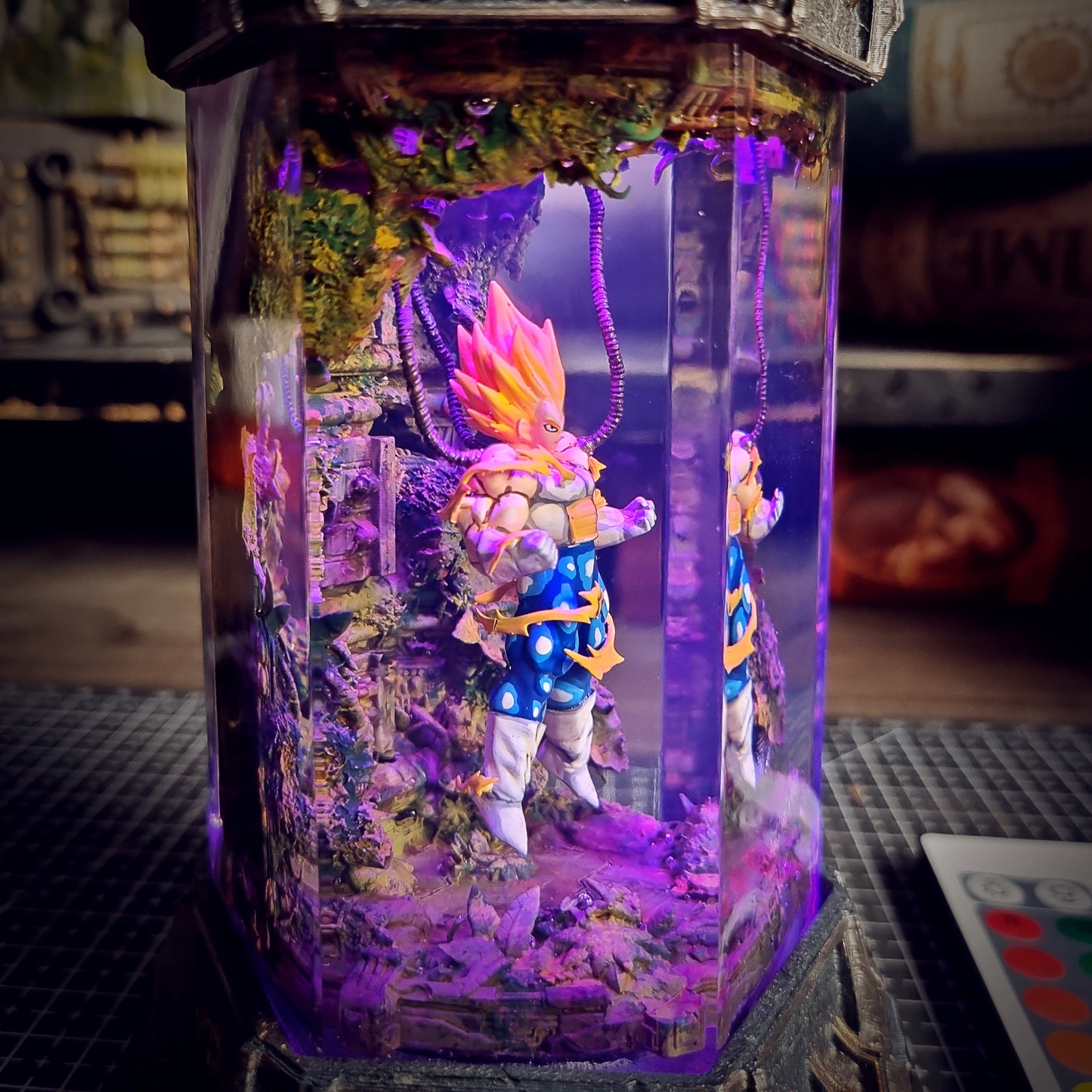 HEXAGON VEGETA LAMP