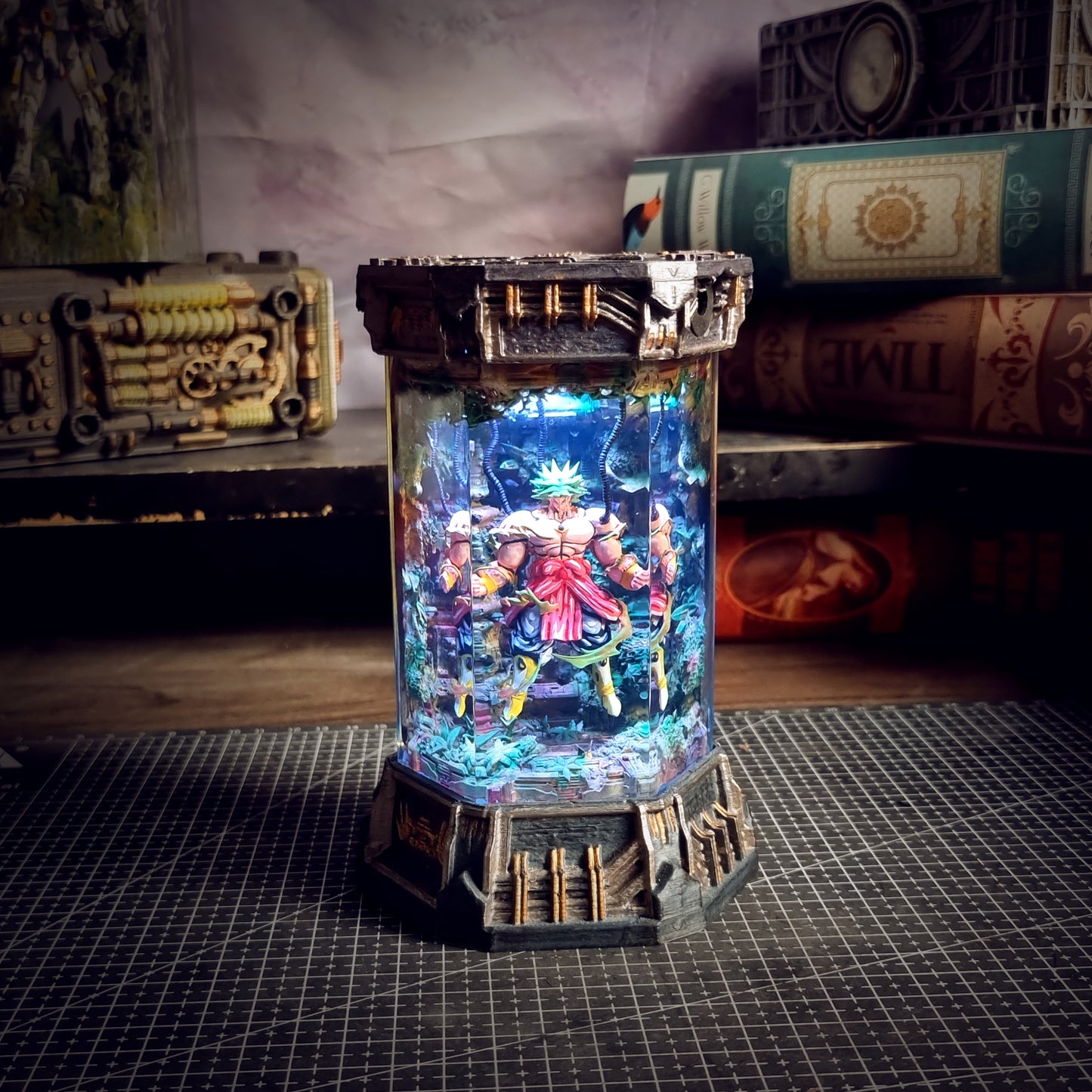 HEXAGON BROLY LAMP