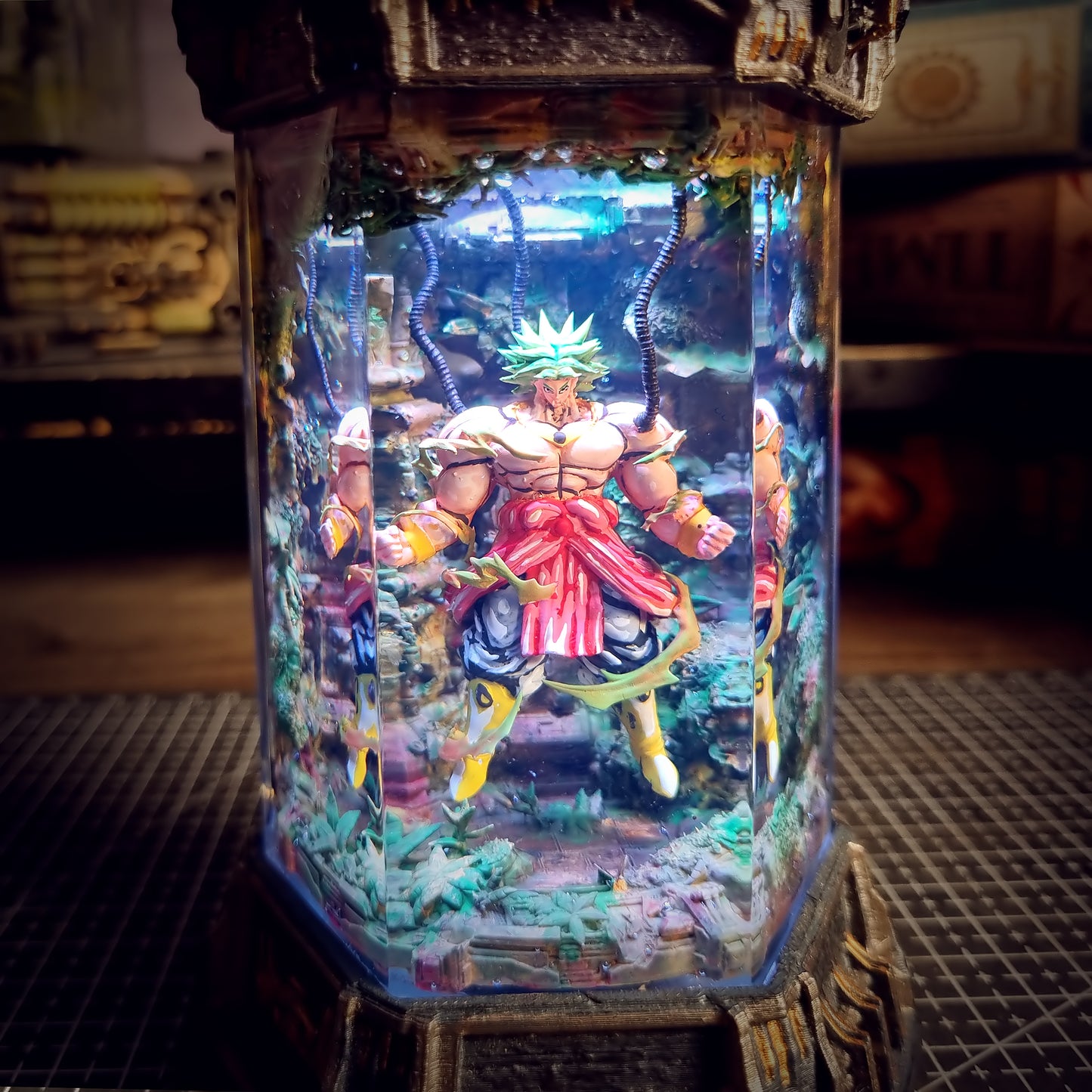 HEXAGON BROLY LAMP