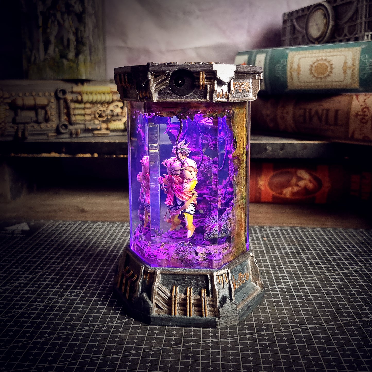 HEXAGON BROLY LAMP