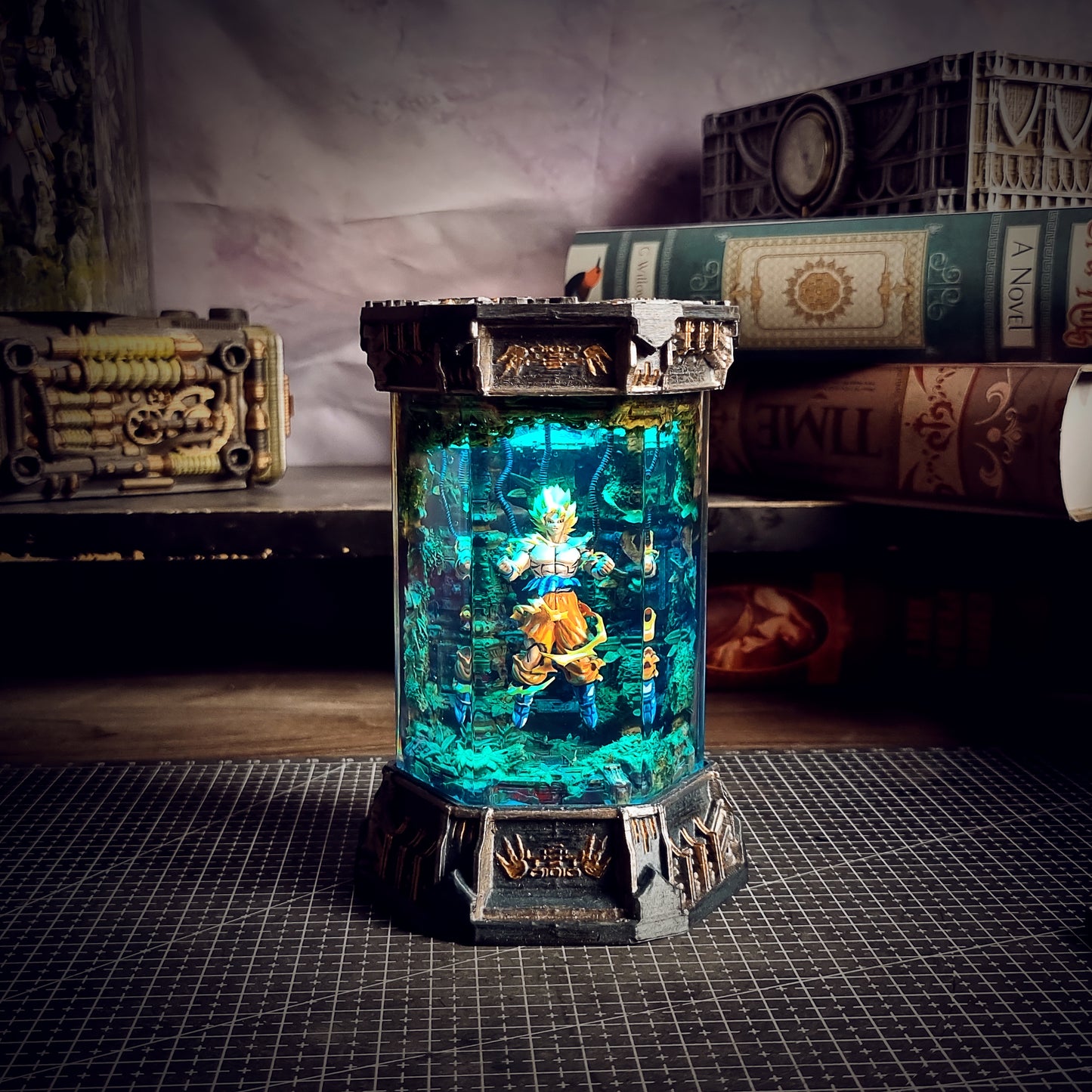 HEXAGON GOKU LAMP