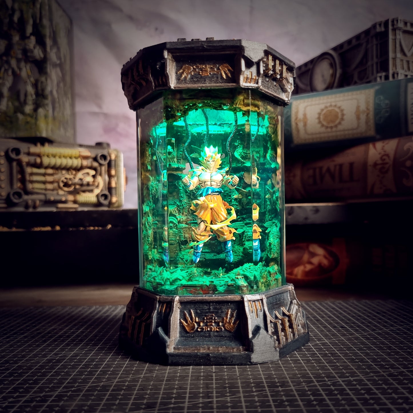 HEXAGON GOKU LAMP