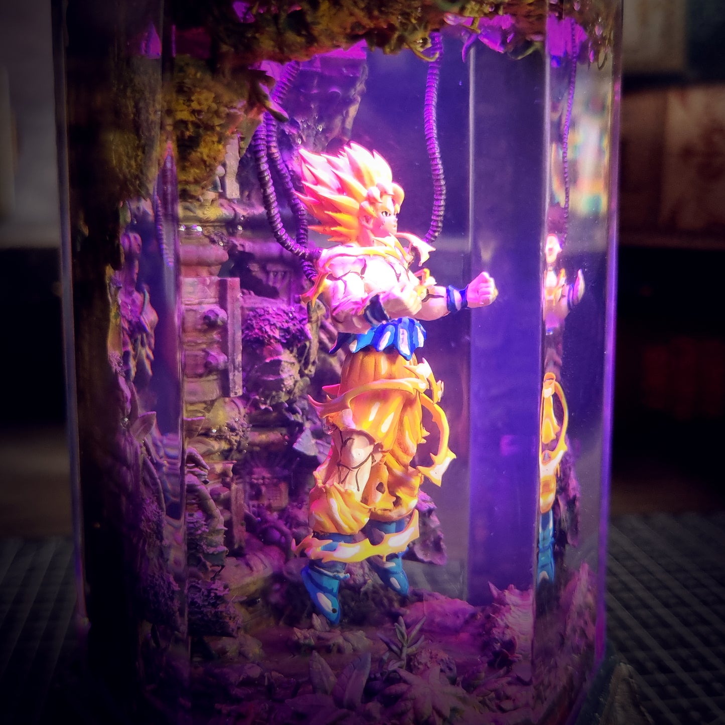 HEXAGON GOKU LAMP