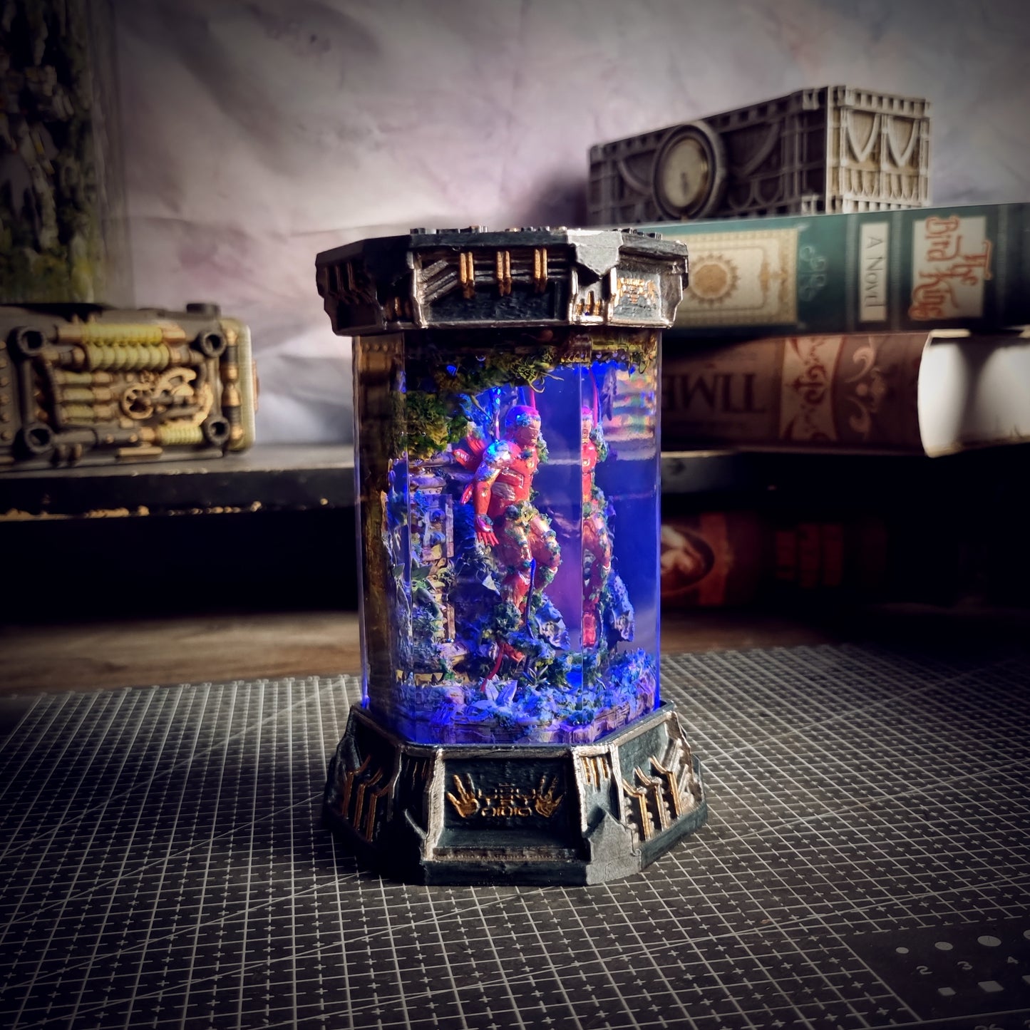 HEXAGON IRON MAN V1 LAMP