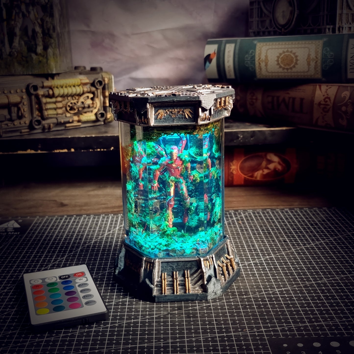 HEXAGON IRON MAN V1 LAMP