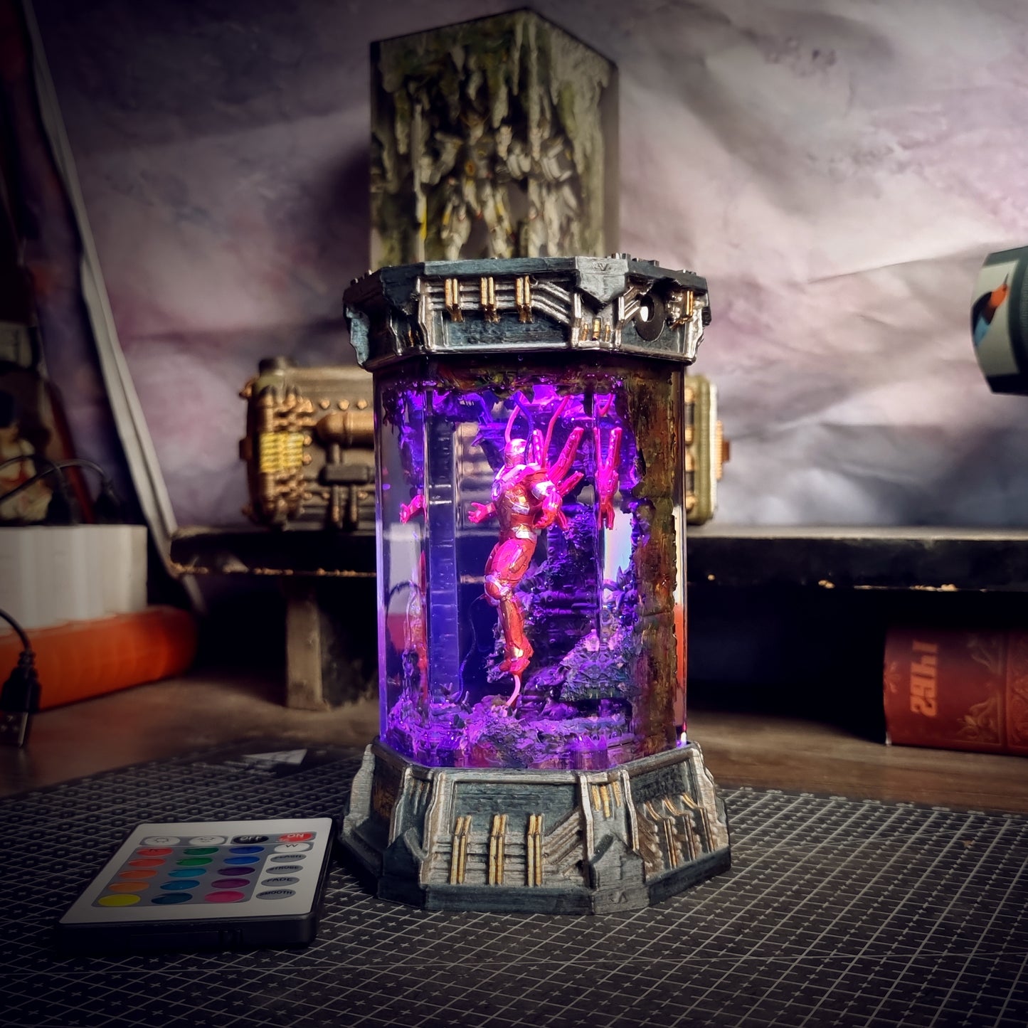 HEXAGON IRON MAN V2 LAMP