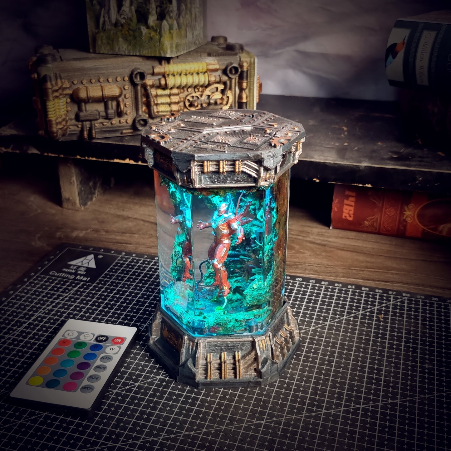HEXAGON IRON MAN V2 LAMP