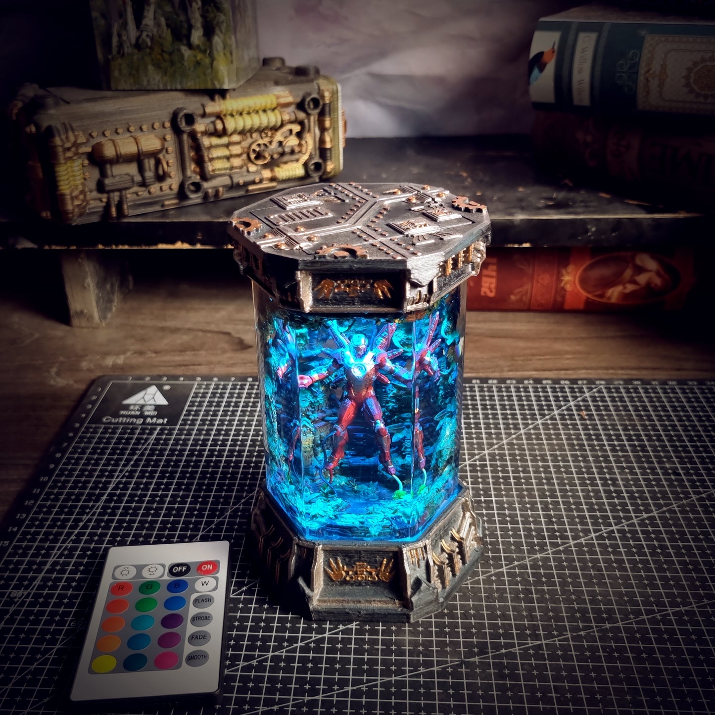 HEXAGON IRON MAN V2 LAMP
