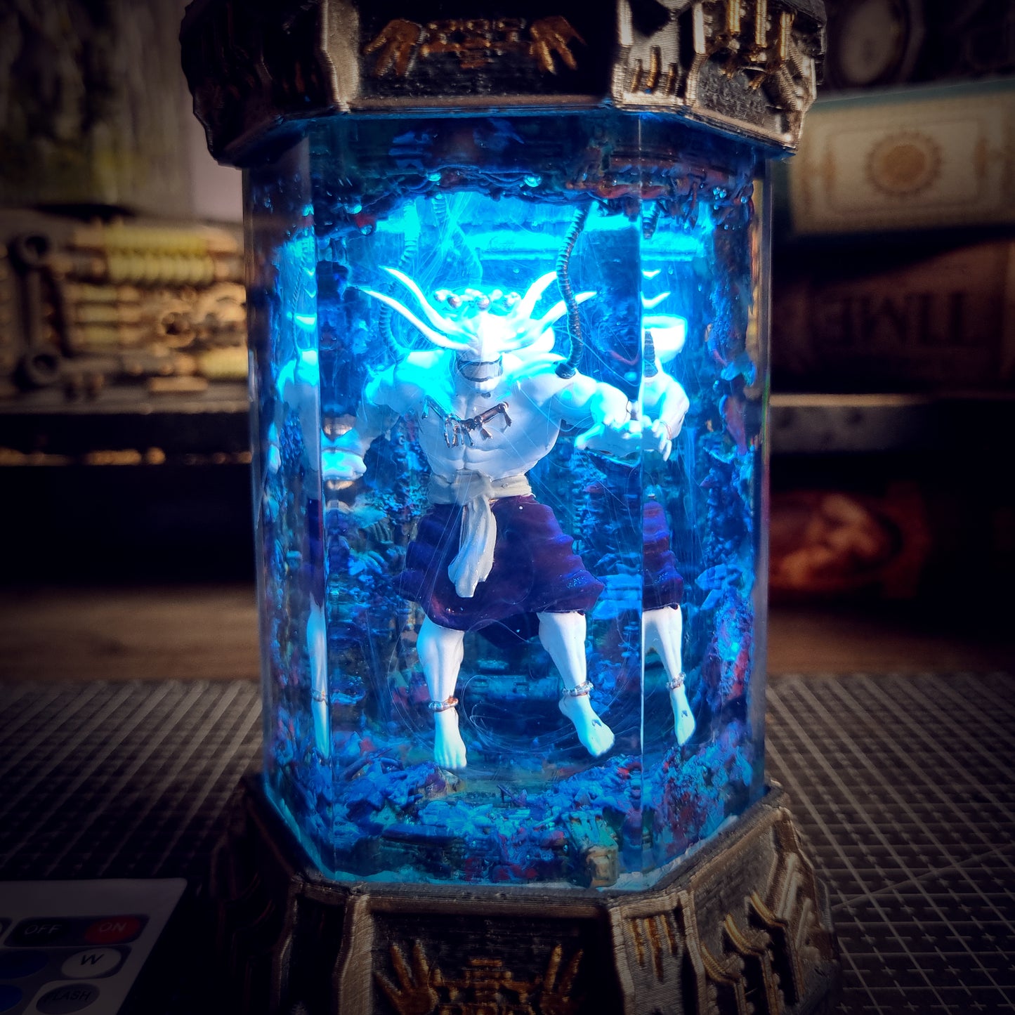 HEXAGON MAHORAGA LAMP