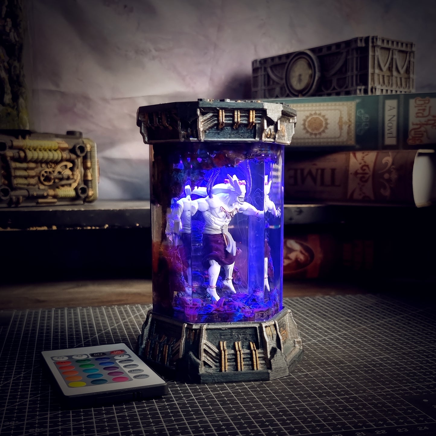 HEXAGON MAHORAGA LAMP