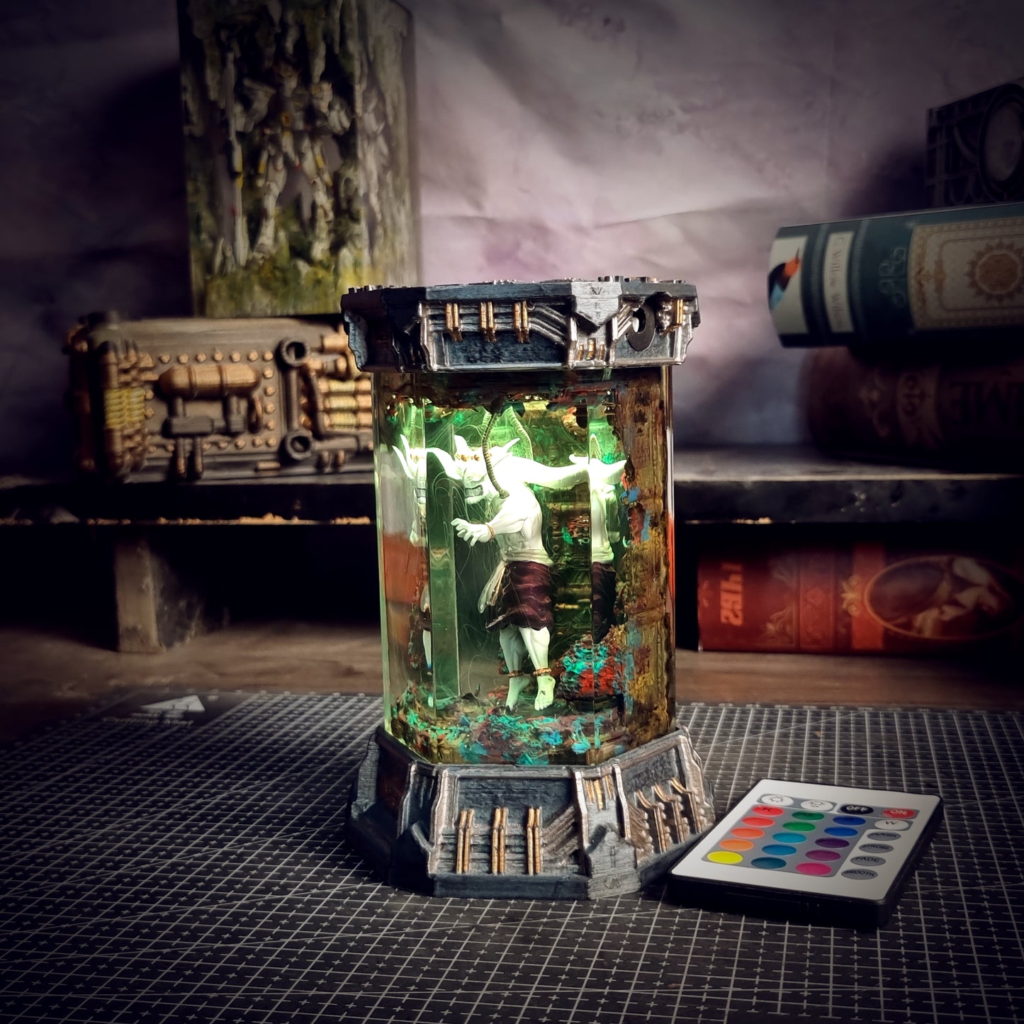 HEXAGON MAHORAGA LAMP