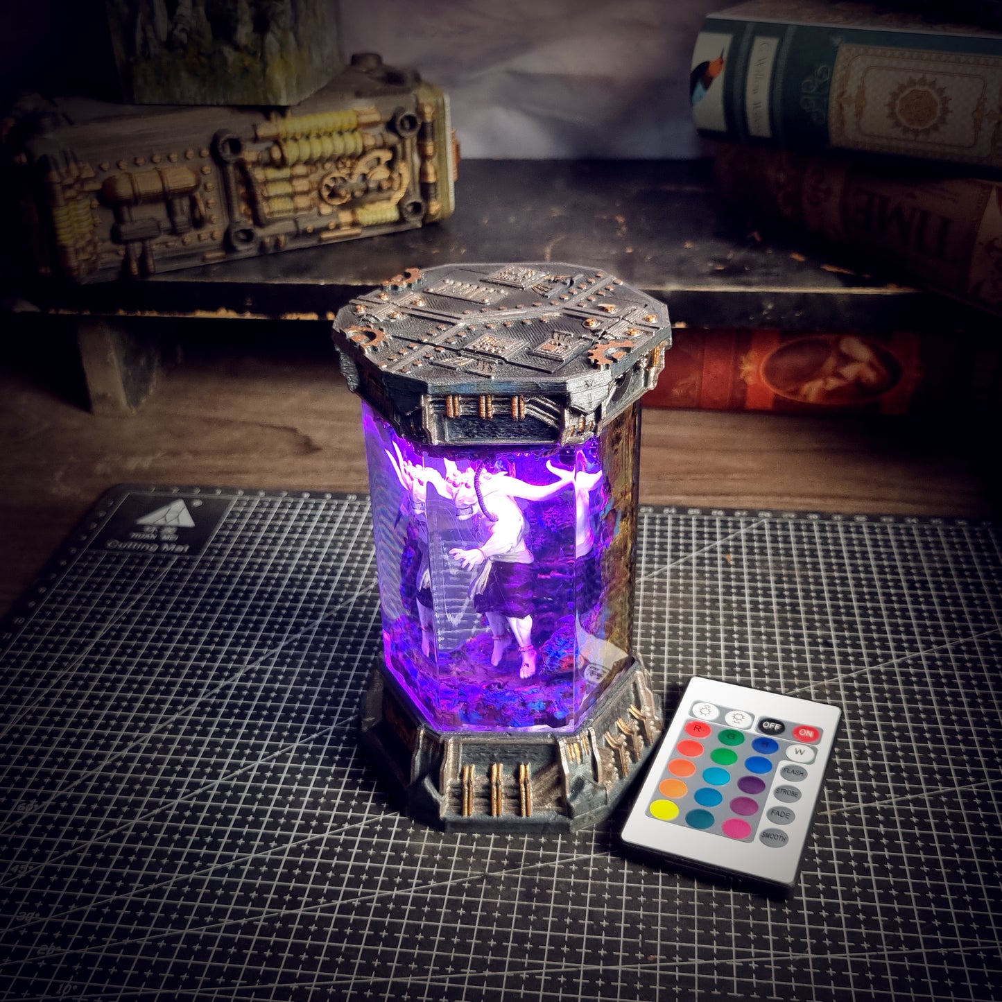 HEXAGON MAHORAGA LAMP