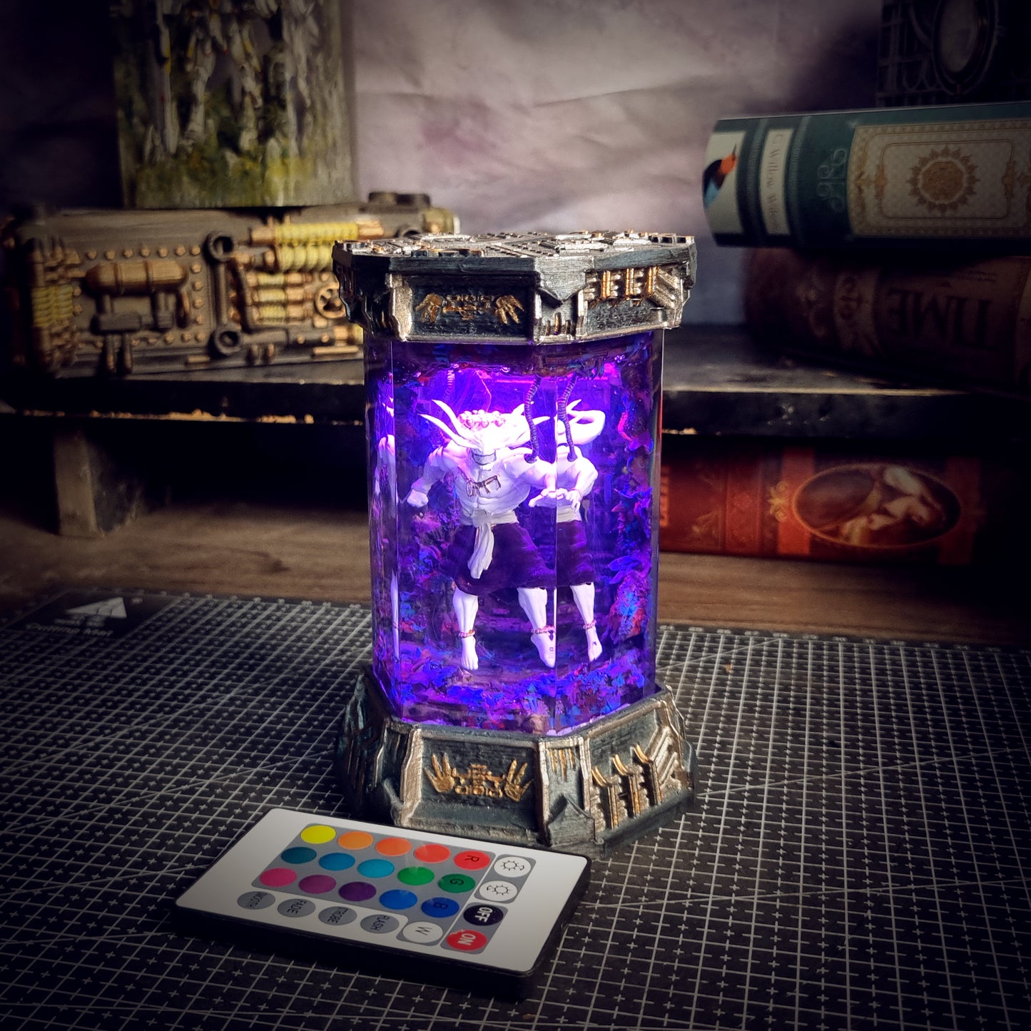 HEXAGON MAHORAGA LAMP