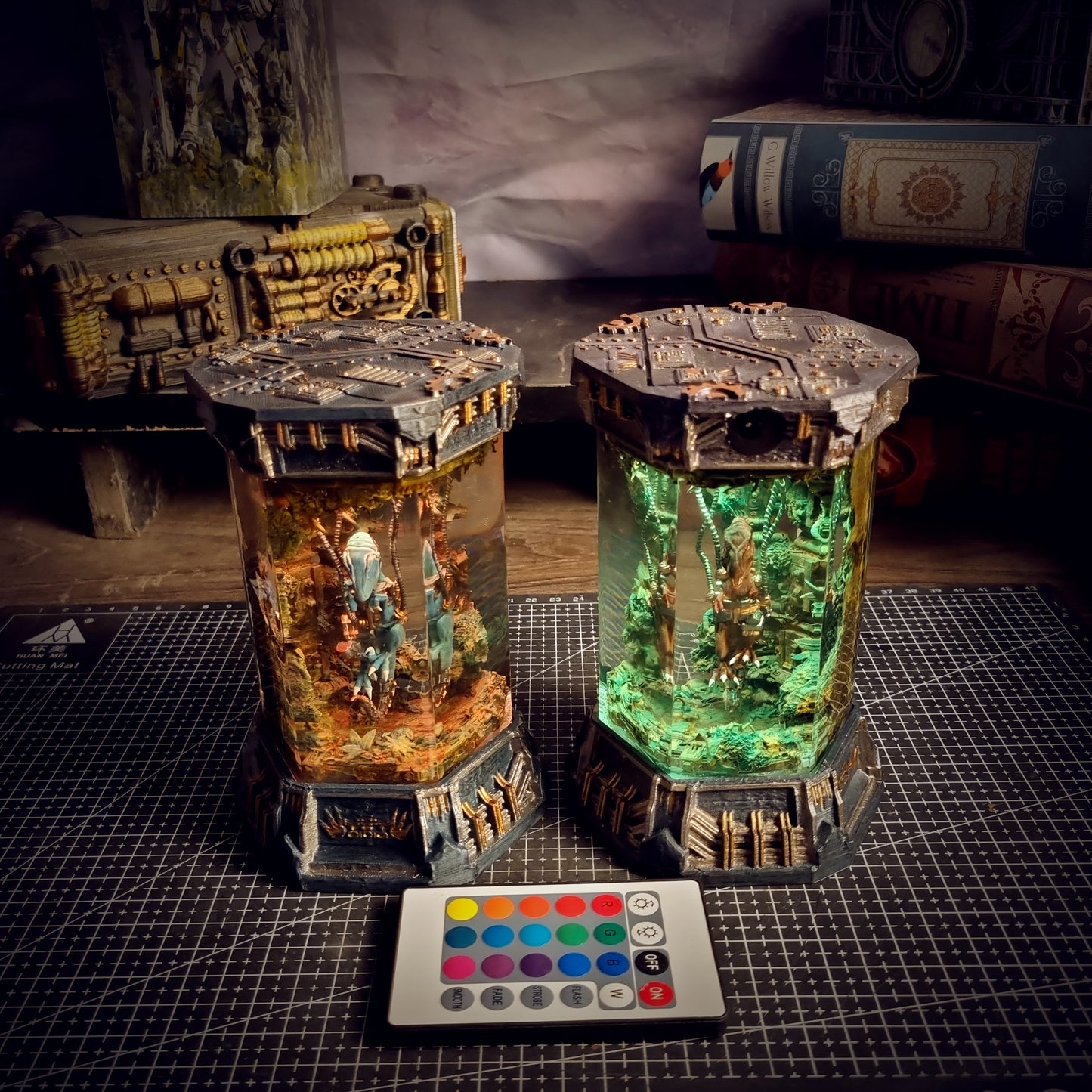 HEXAGON T-REX LAMP