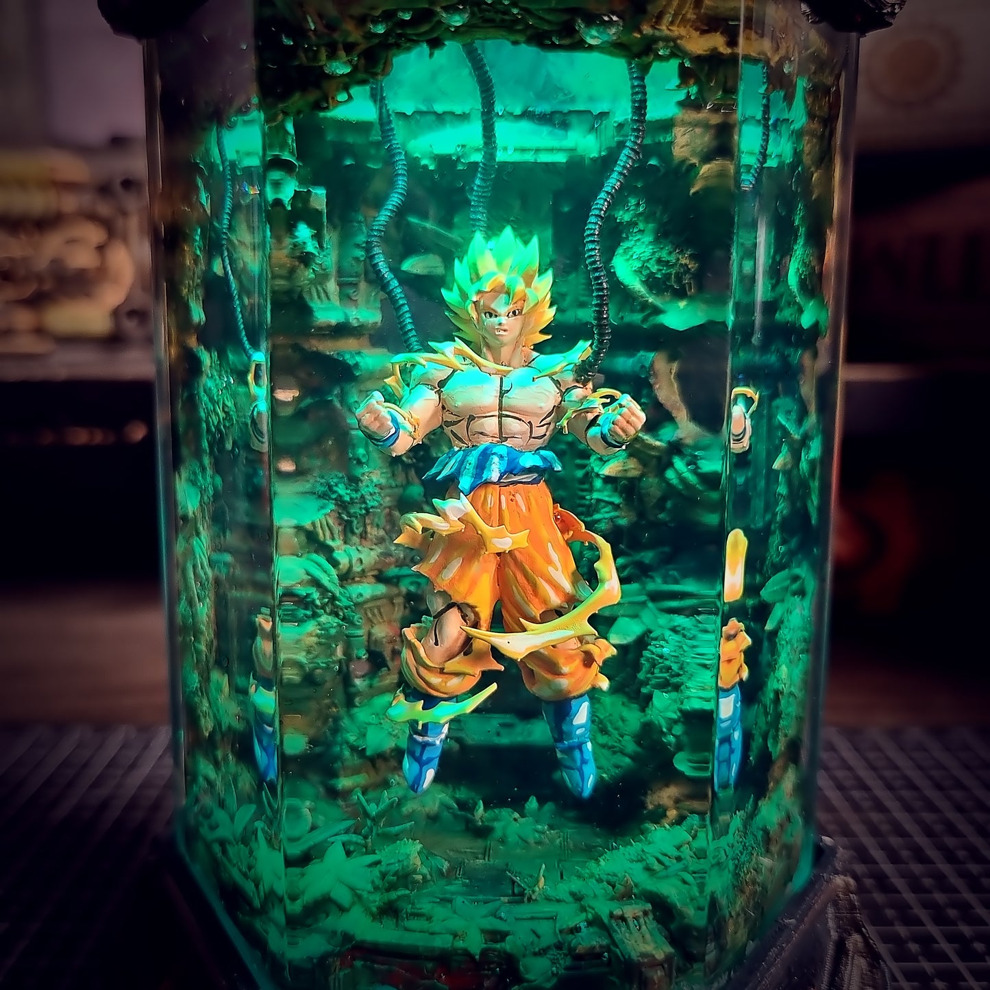 HEXAGON GOKU LAMP
