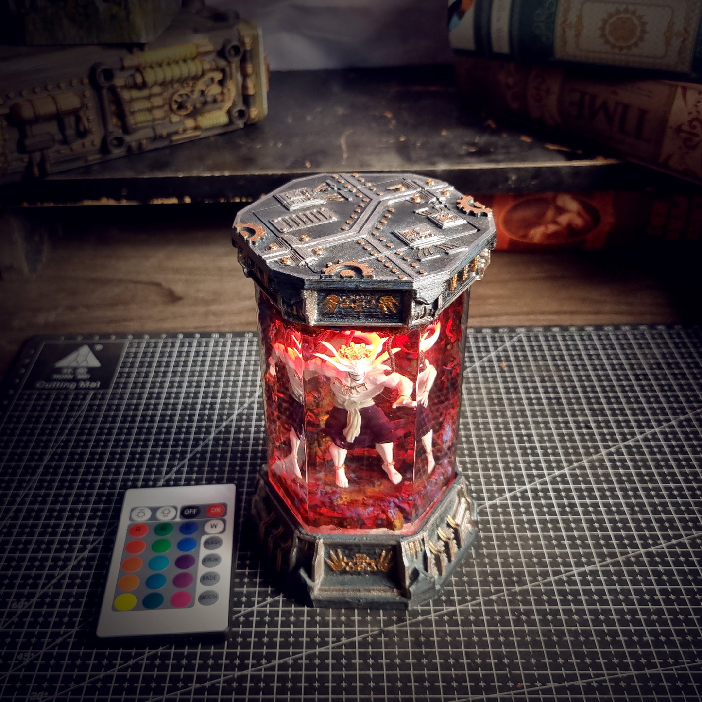 HEXAGON MAHORAGA LAMP